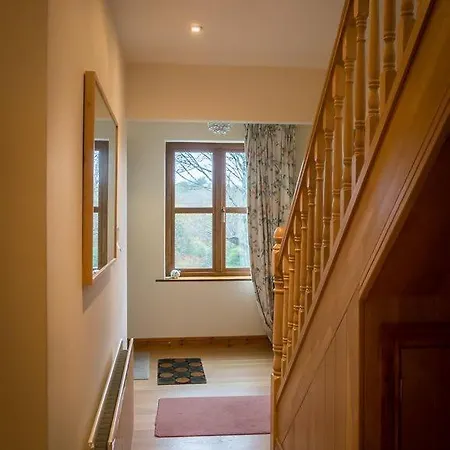 The Cottage, * Recess